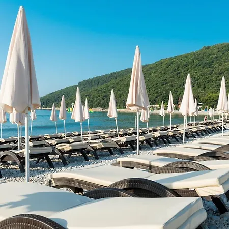 Maslinica Mimosa Lido Palace