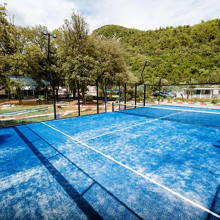 Ξενοδοχείο Maslinica Mimosa Lido Palace 4*