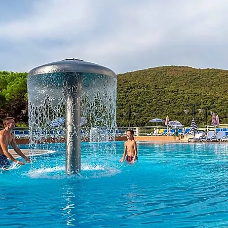 Maslinica Mimosa Lido Palace 4* 拉巴克