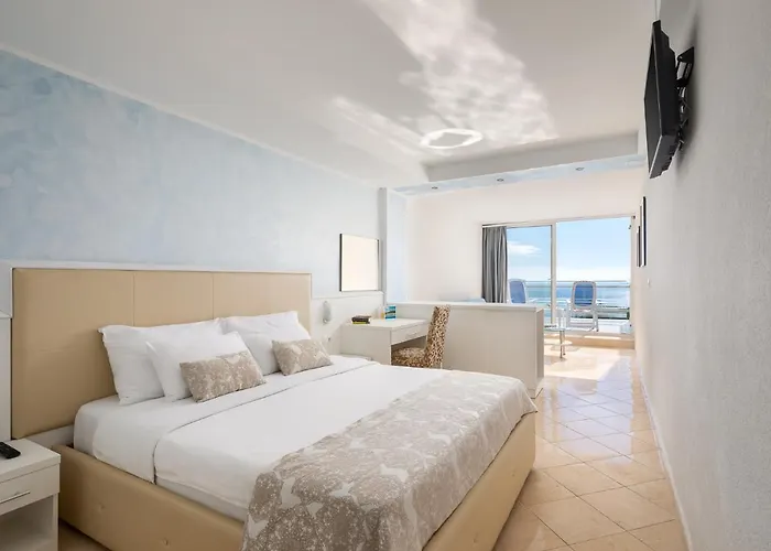 Maslinica Mimosa Lido Palace 4*